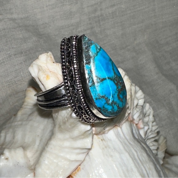 Genuine Kingman Turquoise handcrafted teardrop vintage Ring - Picture 3 of 11